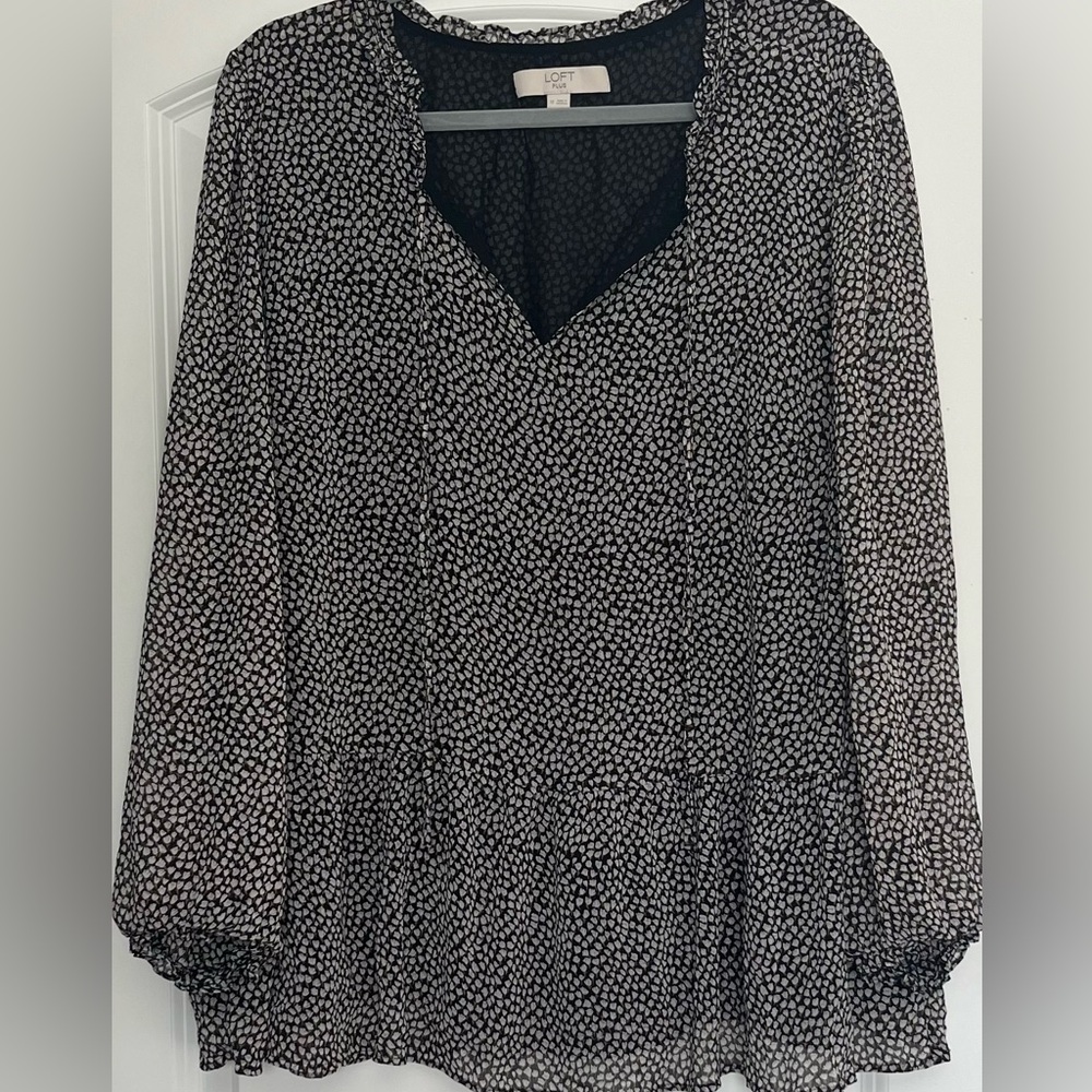 Loft Plus Black White Floral Top Blouse Tie Front Ruffle Flowy Career Office 18